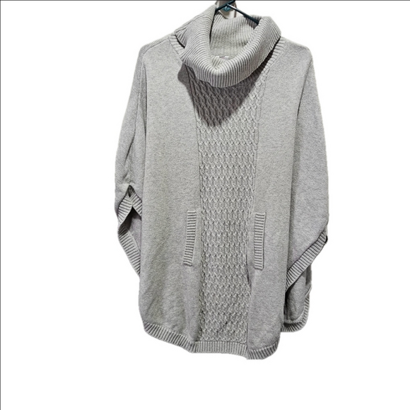 CAbi Sweaters - CAbi Poncho